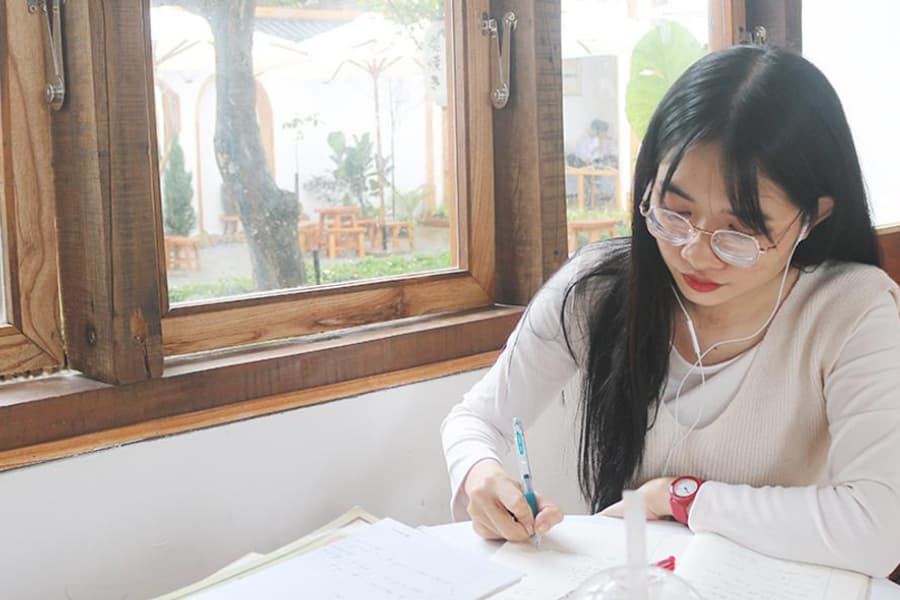 Tự học khai báo hải quan qua sách vở và kiến thức trên mạng